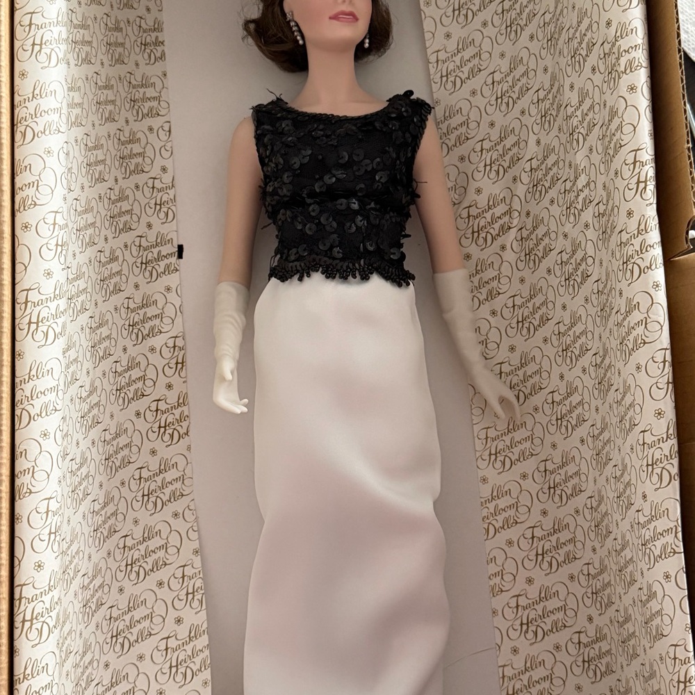 Elegant Franklin Mint Jacqueline Kennedy Doll Black and White Evening Gown